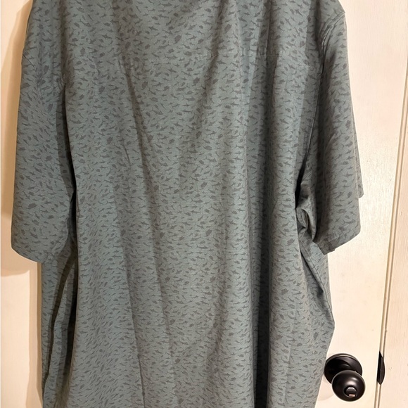 NWT Huk Button Down Short Sleeve Shirts - Picture 6 of 8